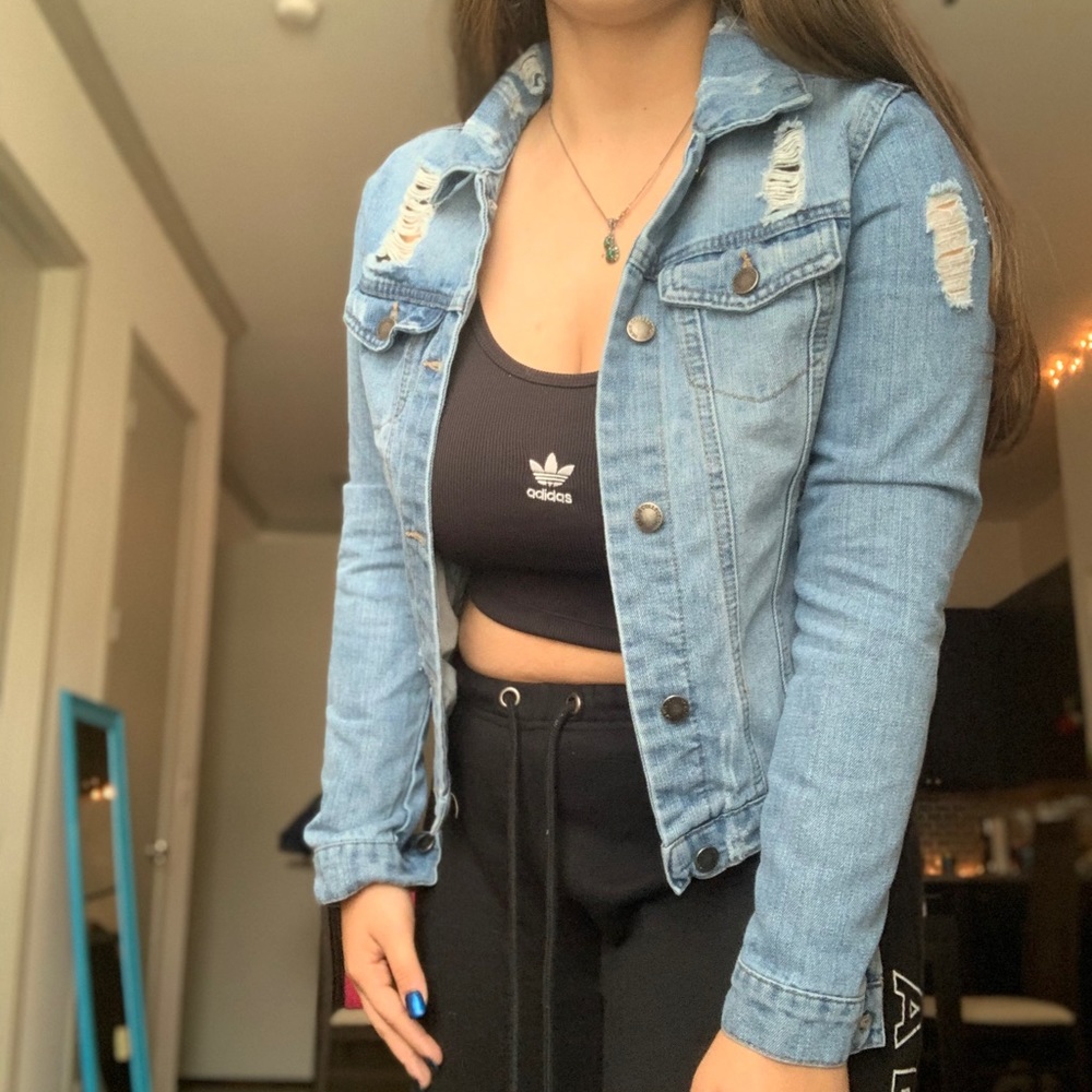 Super Cute Distressed Jean Jacket ( S )